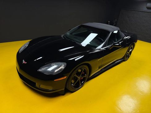 Used 2008 Chevrolet Corvette Convertible w/ Preferred Equipment Group RWD image 4