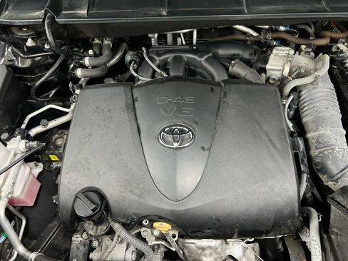 Used 2021 Toyota Highlander XLE image 27