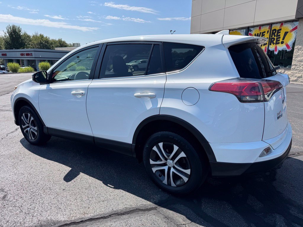 Used 2018 Toyota RAV4 LE w/ All Weather Liner Package AWD/4WD image 7