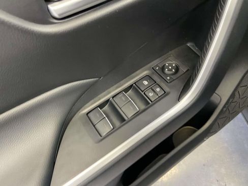 Used 2025 Toyota RAV4 XLE image 19