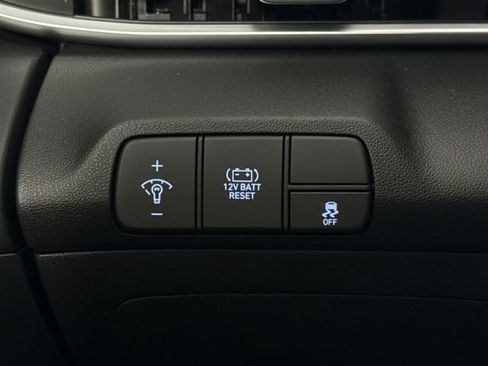 Used 2025 Hyundai Elantra Hybrid FWD image 26