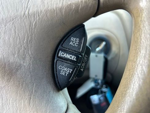 Used 2001 Toyota Avalon XL image 21