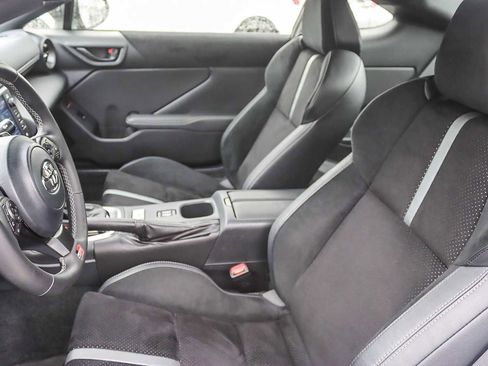 Used 2024 Toyota GR86 Premium image 16