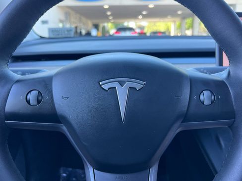 Used 2022 Tesla Model 3 Performance image 17