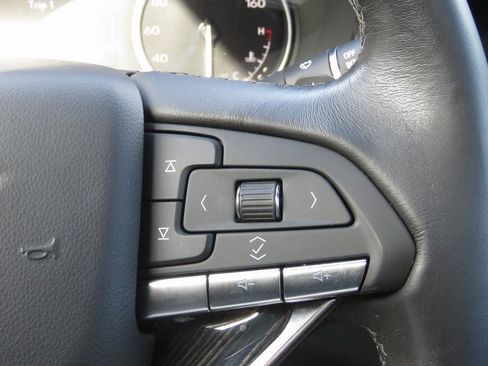 Used 2022 Cadillac XT6 Premium Luxury image 24