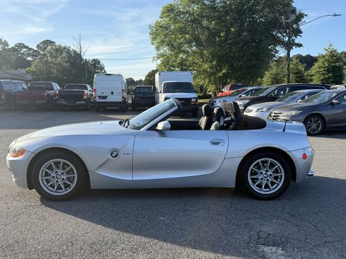 Used 2004 BMW Z4 2.5i RWD image 9