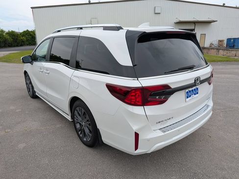 Used 2025 Honda Odyssey Touring image 4