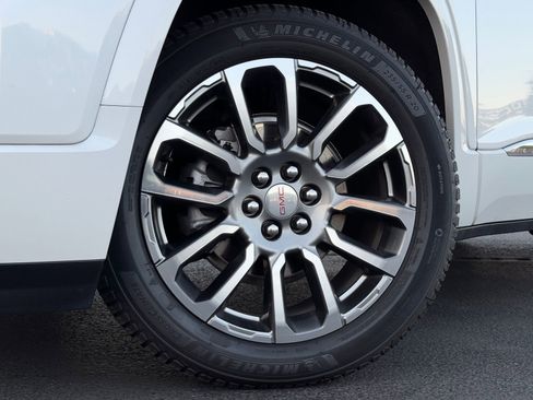 Used 2023 GMC Acadia Denali w/ Denali Ultimate Package AWD/4WD image 29