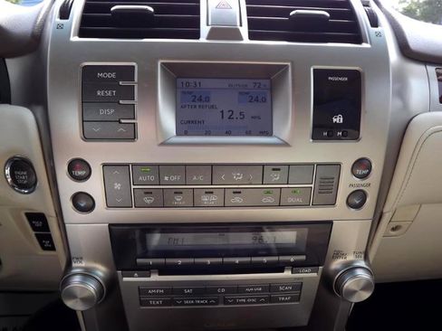 Used 2013 Lexus GX 460 image 22