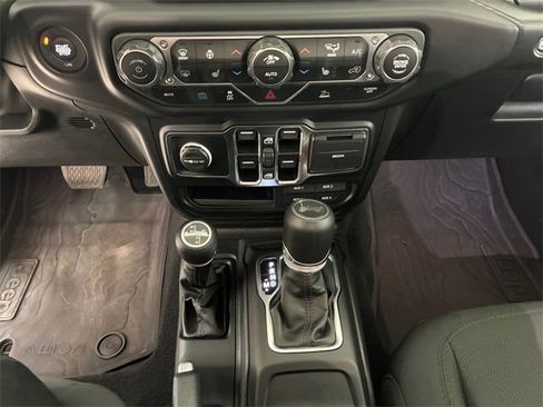 Used 2023 Jeep Wrangler Unlimited w/ Cold Weather Group image 21