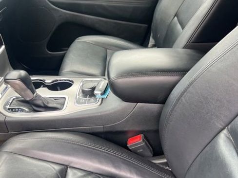 Used 2020 Jeep Grand Cherokee Limited AWD/4WD image 14