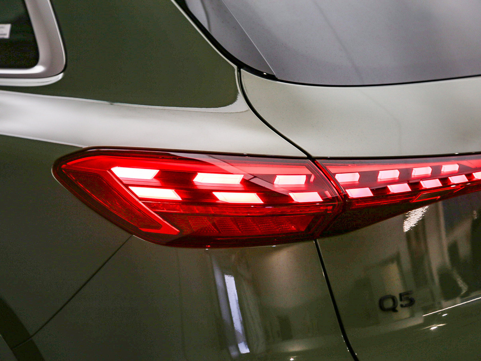Certified 2025 Audi Q5 Premium AWD/4WD image 12
