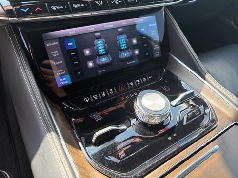 Used 2023 Jeep Grand Wagoneer Series II AWD/4WD image 20