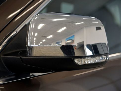 Used 2019 Jeep Grand Cherokee Limited image 12