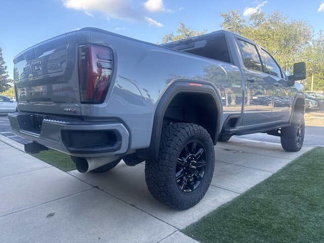 Used 2025 GMC Sierra 2500 AT4 w/ AT4 Premium Plus Package AWD/4WD image 3