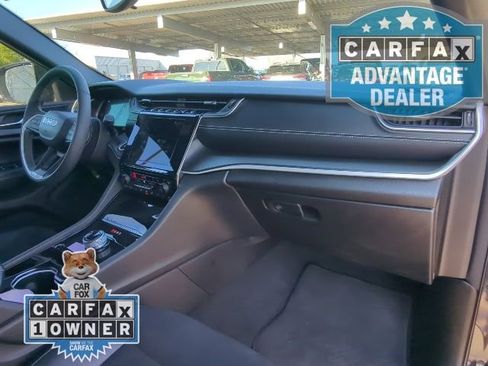 Used 2023 Jeep Grand Cherokee L Laredo image 26