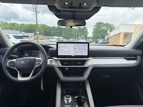 New 2026 Ford Explorer Active RWD image 11