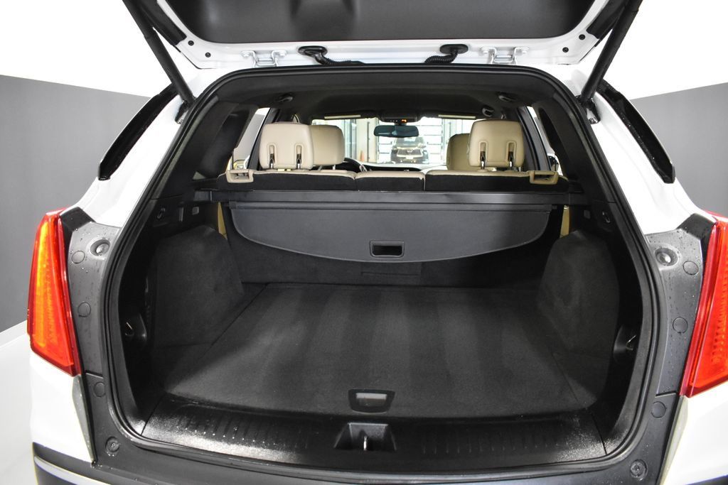 Used 2018 Cadillac XT5 FWD image 35