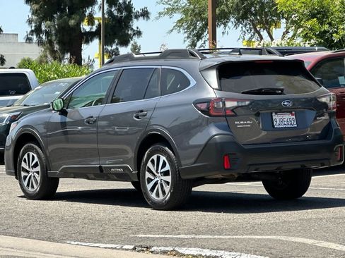 Used 2022 Subaru Outback Premium AWD/4WD image 7