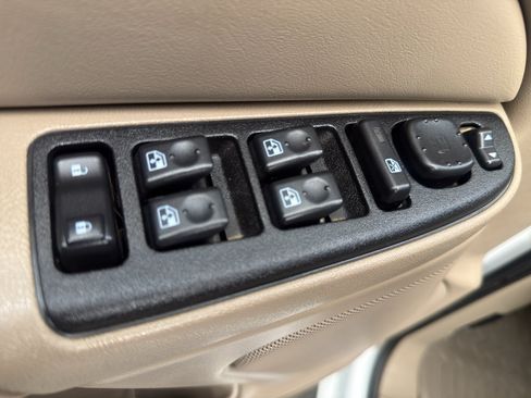 Used 2004 Chevrolet Silverado 2500 LS w/ Skid Plate Package AWD/4WD image 22