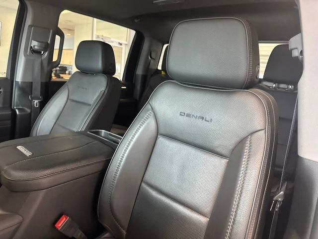 Used 2025 GMC Sierra 3500 Denali AWD/4WD image 19
