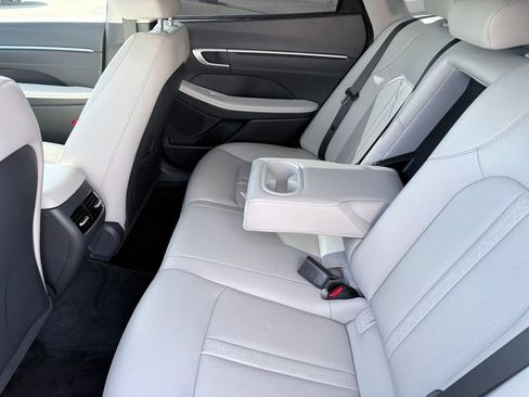Used 2025 Hyundai Sonata Limited FWD image 7