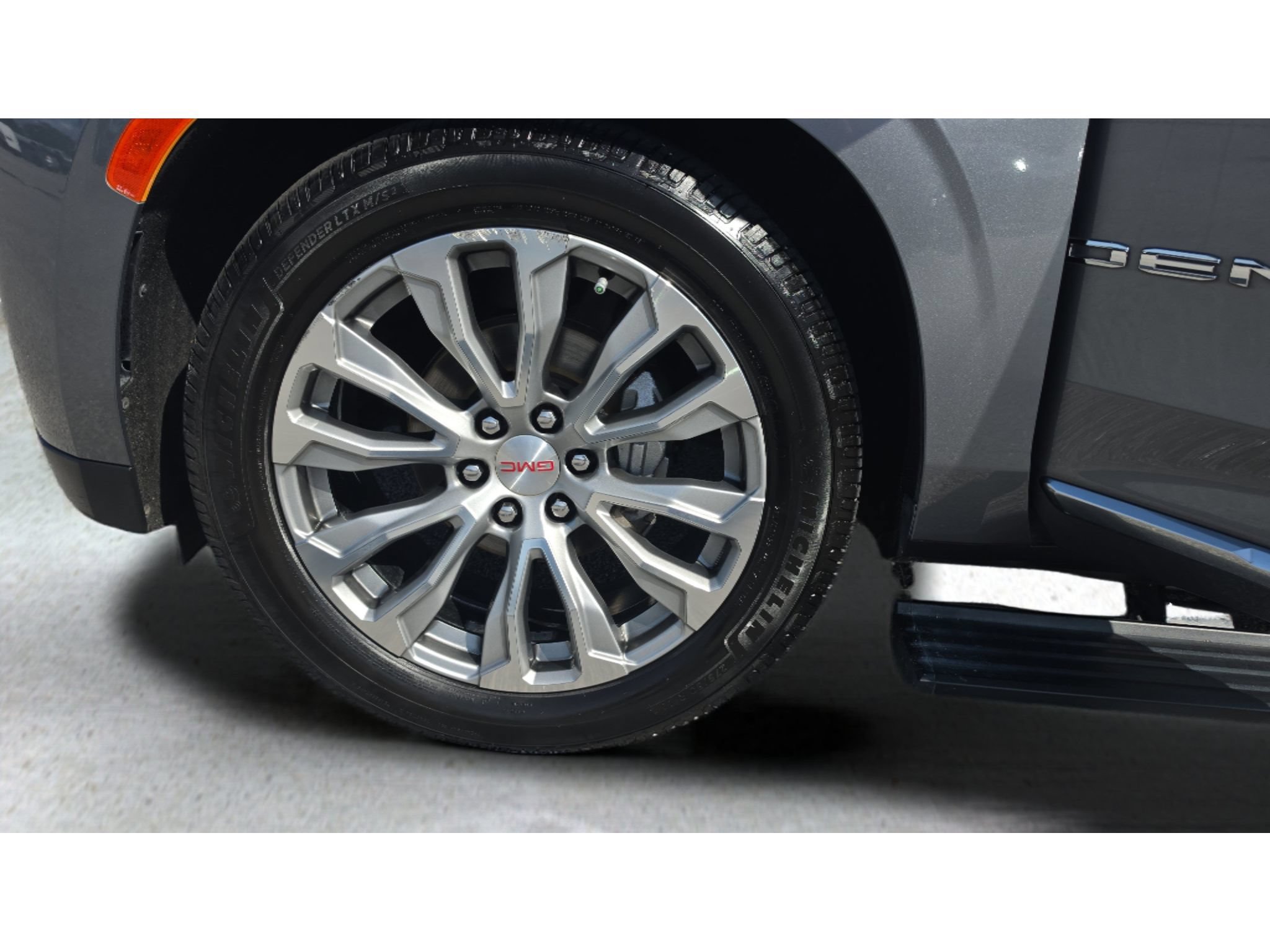 Used 2021 GMC Yukon Denali w/ Denali Ultimate Package RWD image 20