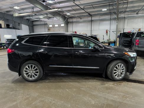 Used 2020 Buick Enclave Premium w/ Sun and Sites Package AWD/4WD image 2