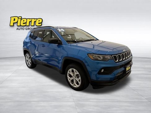 Used 2024 Jeep Compass Latitude AWD/4WD image 6