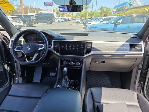 Used 2023 Volkswagen Atlas Cross Sport SE w/ Panoramic Sunroof Package FWD image 12