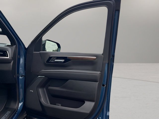 New 2026 Chevrolet Tahoe High Country AWD/4WD image 36