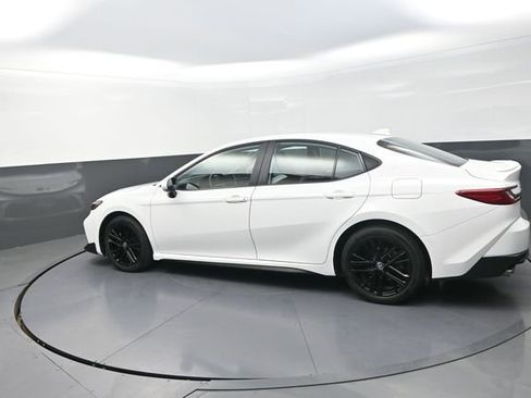 Used 2025 Toyota Camry SE w/ Convenience Package image 58