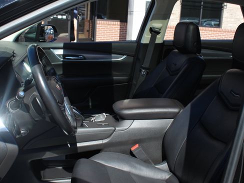 Used 2019 Cadillac XT5 Luxury w/ Advanced Security Package image 16