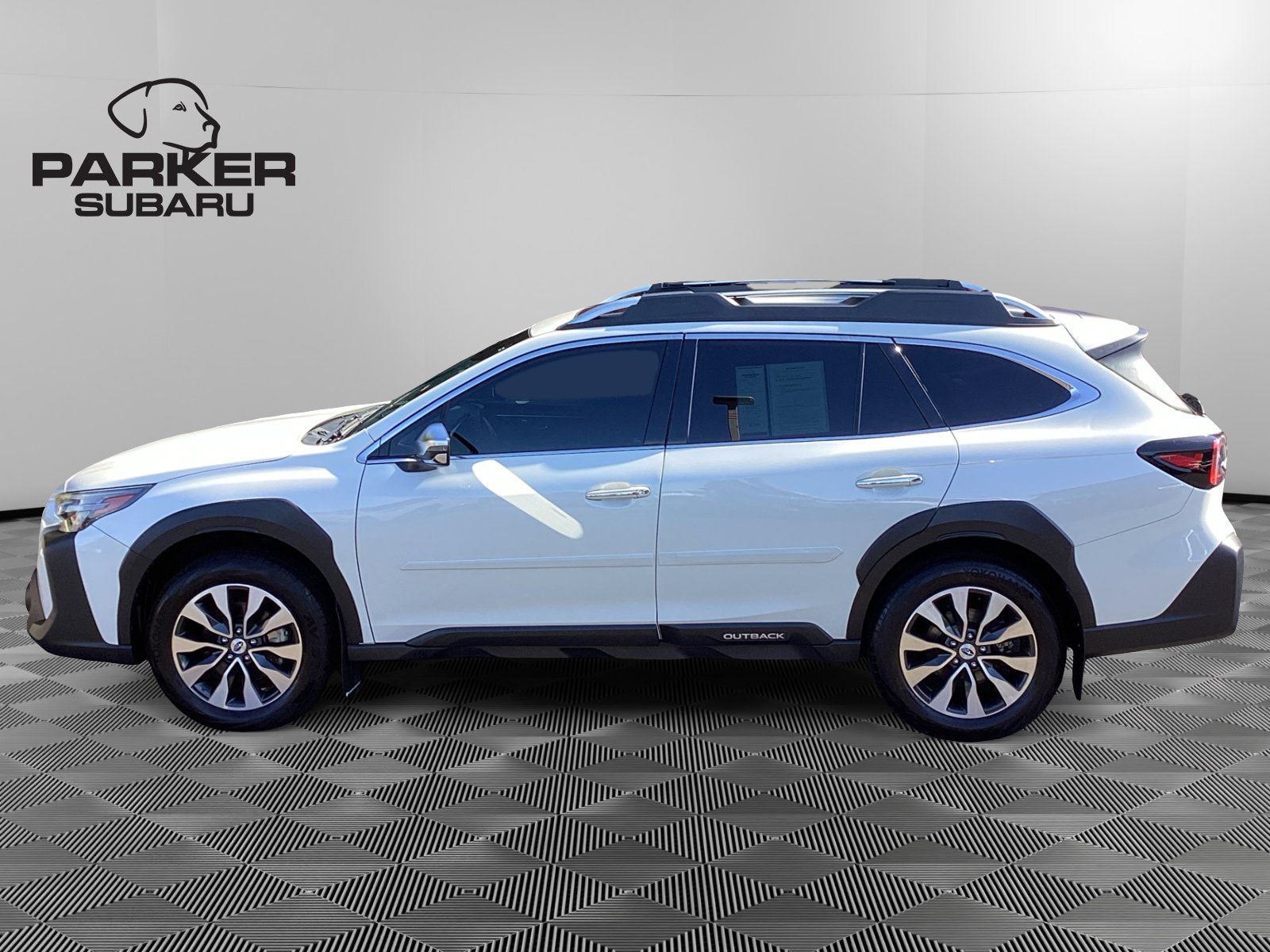 Used 2023 Subaru Outback Touring XT AWD/4WD image 2