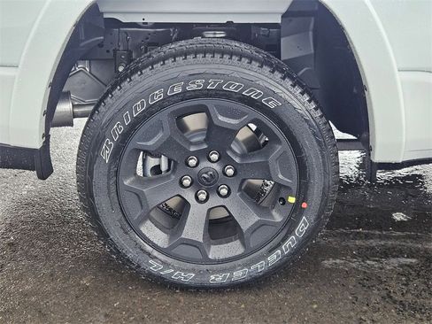 New 2026 RAM 1500 4x4 Crew Cab image 9