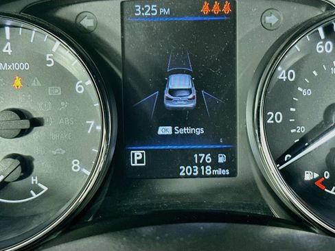 Used 2021 Nissan Rogue Sport SV FWD image 18