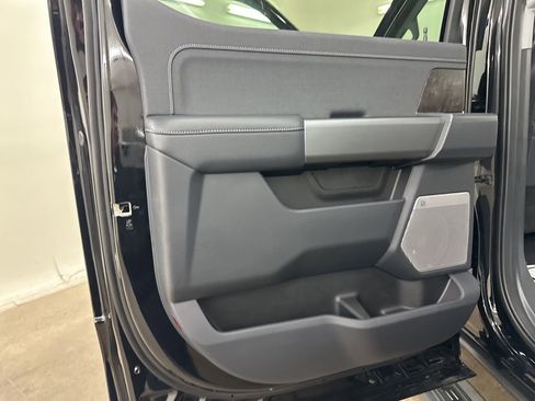 New 2026 Ford F250 Lariat w/ Black Appearance Package image 26