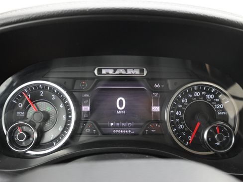 Used 2020 RAM 1500 Laramie AWD/4WD image 10