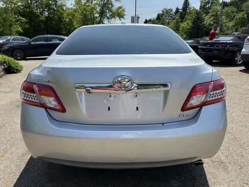 Used 2010 Toyota Camry LE image 5