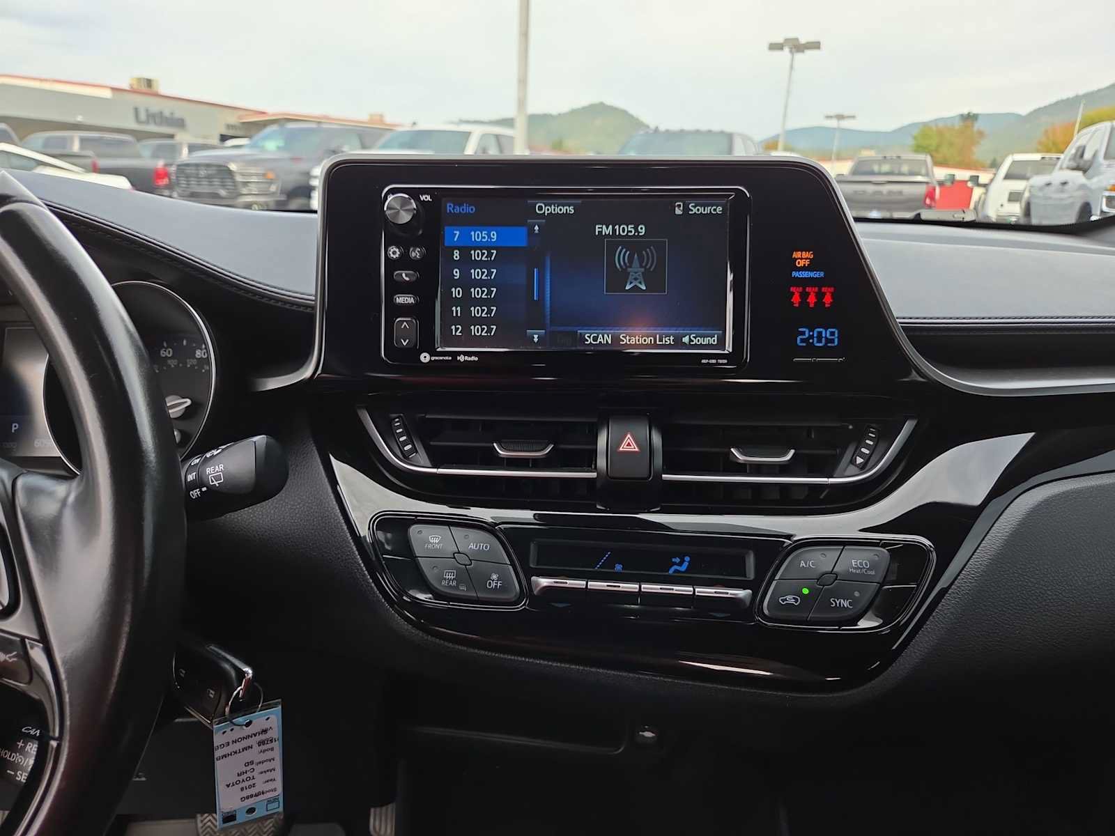 Used 2018 Toyota C-HR XLE FWD image 24