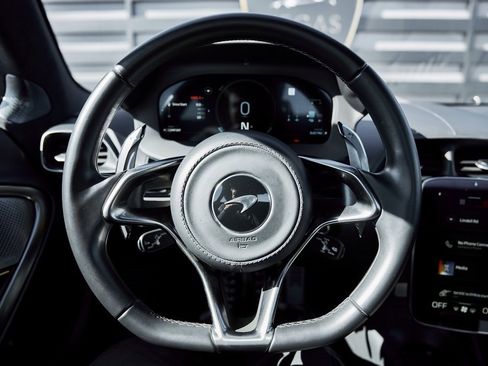 Used 2023 McLaren Artura image 42