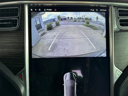 Used 2015 Tesla Model S 70D image 21