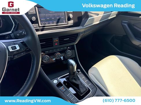 Certified 2021 Volkswagen Jetta R-Line w/ R-Line Cold Weather Package FWD image 18