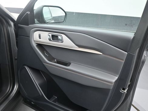 New 2026 Ford Explorer Active image 14