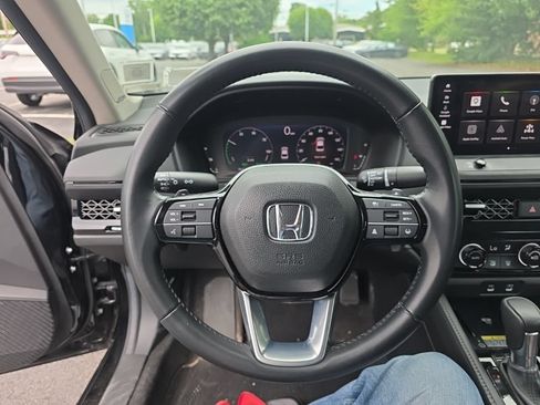 Used 2024 Honda Accord Touring image 14