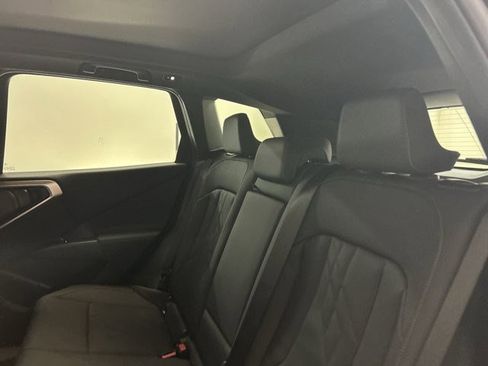 Used 2025 BMW X3 xDrive30i w/ Premium Package image 23