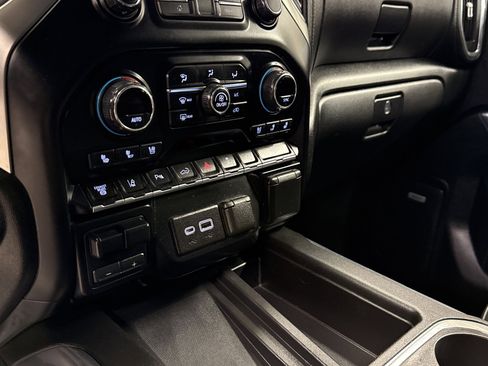 Used 2021 Chevrolet Silverado 2500 LTZ w/ LTZ Plus Package image 16