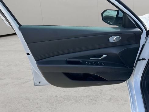 Used 2024 Hyundai Elantra Limited FWD image 10
