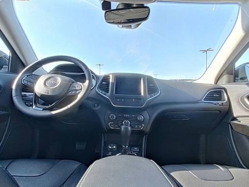 Used 2023 Jeep Cherokee Altitude Lux image 25