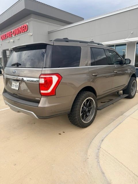 Used 2018 Ford Expedition XLT w/ Equipment Group 202A AWD/4WD image 6